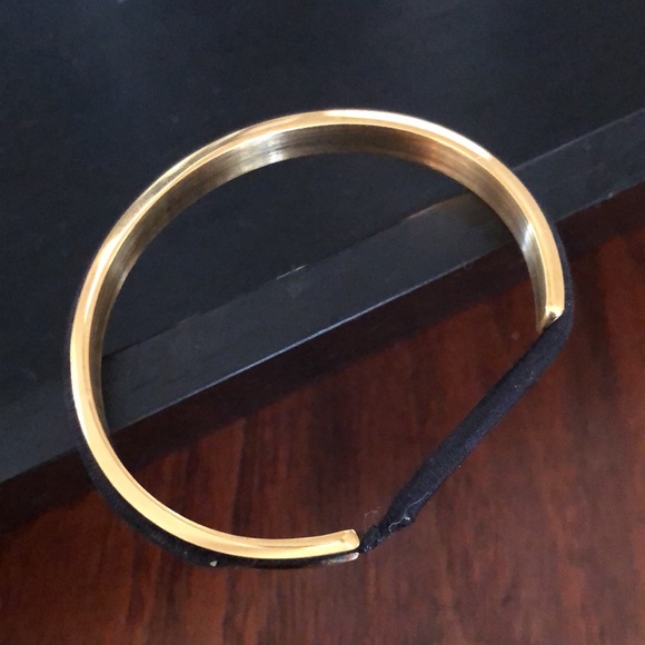 Cuff Elastic Ponytail Holder Bracelet in Goldtone - Picture 4 of 11